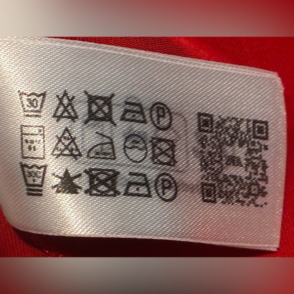 Zara Vibrant Red Button Down Shirt. Viscose/Lyocell blend. Size Medium. - Picture 9 of 14